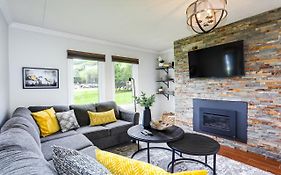 Village View Retreat By Property Valet
